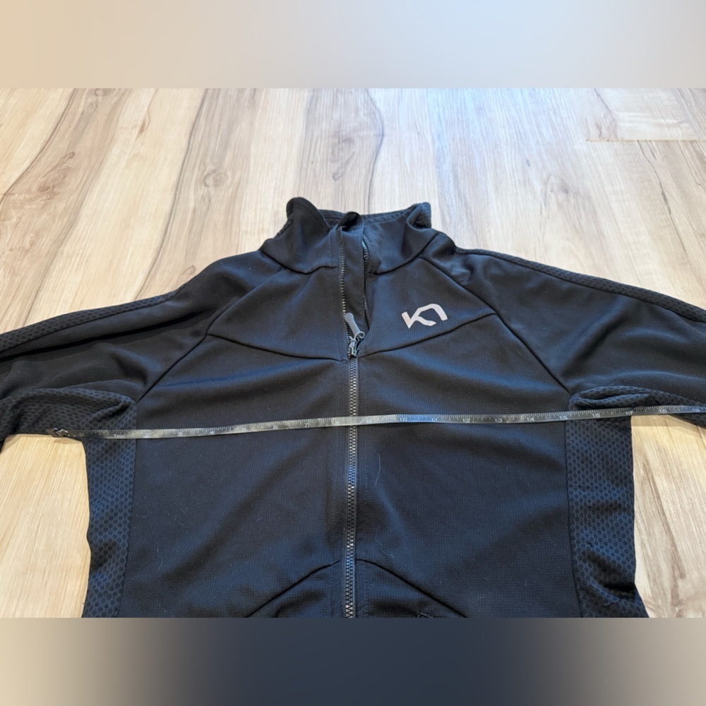 Kari Traa full zip with pockets , fits like xs - size tag is gone - Picture 4 of 7